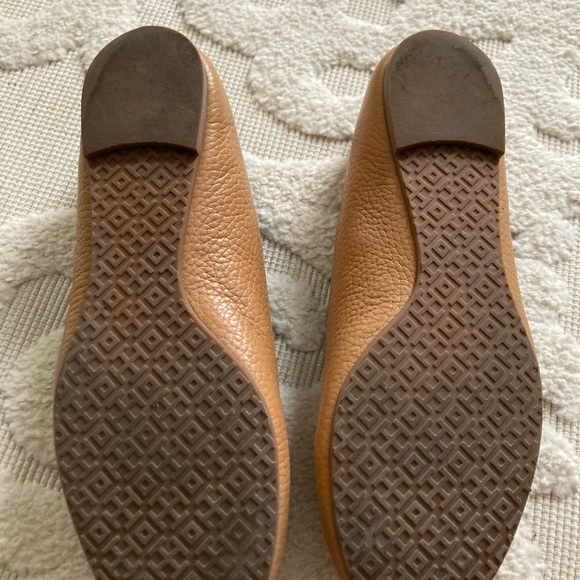 Tory Burch Chestnut with Gold Flat, Sz 7 - Picture 5 of 5